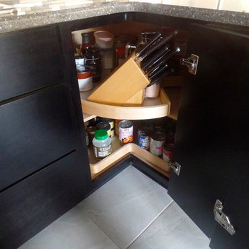 Cordova Contemporary Kitchen