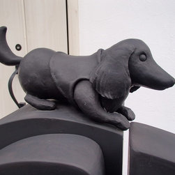隠し絵の像がいる門扉とフェンス - Outdoor Decor