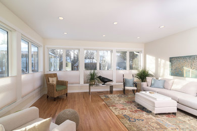 Inspiration for a mid-sized modern sunroom remodel in Other