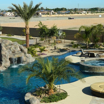 Lazy River Pool & Swim Up Bar in Arizona