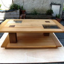 Table basse vitr&eacute;e en merisier et noyer - Coffee Tables