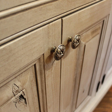 Knotty Alder Peppercorn Island with Taj Royal Quartz Countertop