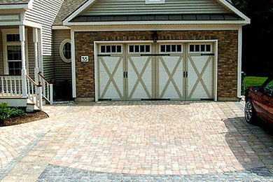 Example of a garage design in Orange County