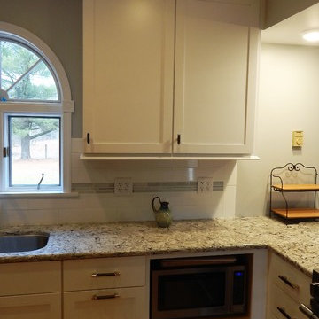 Base microwave cabinet, ceramic tile with glass listellos