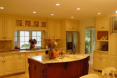 Kitchen - modern kitchen idea in New York