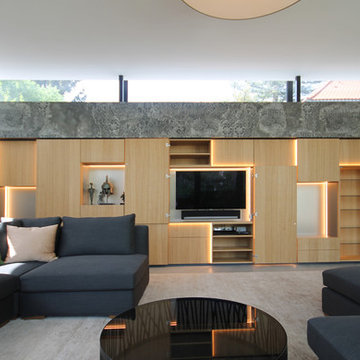 Wohnzimmer mit Reliefwand