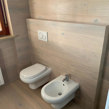 Pavimento in legno in bagno