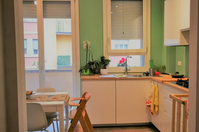 Esempio di una cucina design