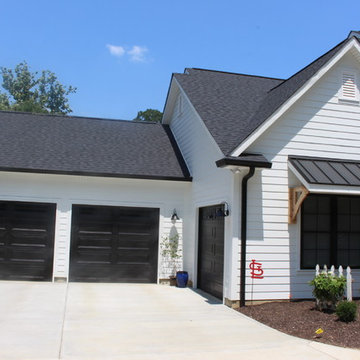 Arctic White James Hardie Siding | Kirkwood, MO 63122