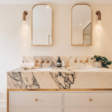 Dreamy Cottage Bathroom