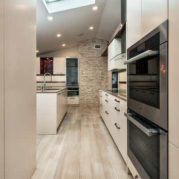 Frank Lloyd Wright Mid Century Kitchen Newton