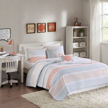 Queen Bedroom