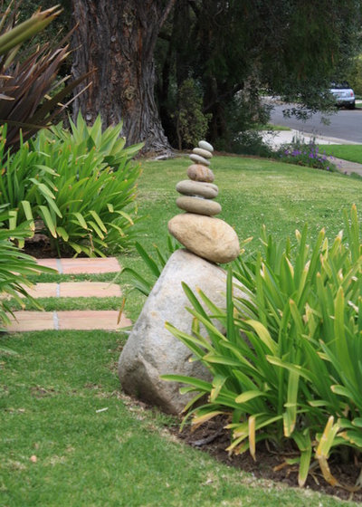 Eclectic Garden by Dale Newman Landscape Architect