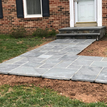Custom Select Blue Flagstone Wakway with 2 Inch Thermal Border and Step Tread