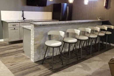 Example of a minimalist home bar design in Cincinnati