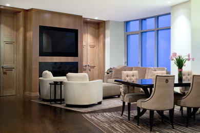 Minimalist living room photo in Chicago