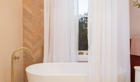 Before & After: How a Peachy Approach Made a Sweet Bathing Space