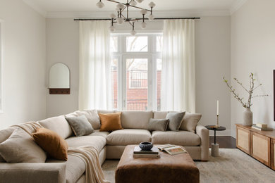 Family room - transitional family room idea in Chicago
