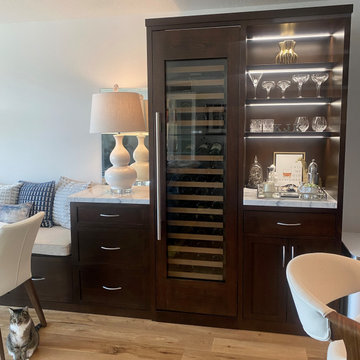 TIBURON DINING & WINE PLEASURE SEATING