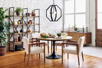 Dining room photo in Austin