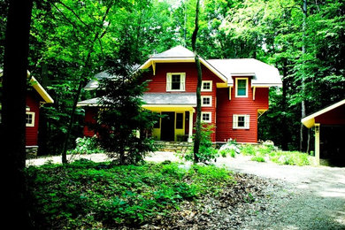 Example of an arts and crafts home design design in Other