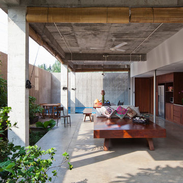 TROPICAL SUBURB HOUSE