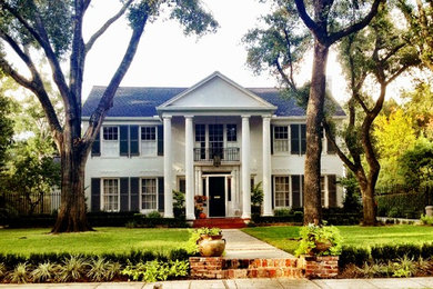 Traditional exterior home idea in Houston