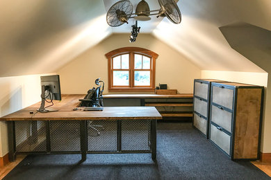 ミルウォーキーにあるおしゃれなホームオフィス・書斎の写真