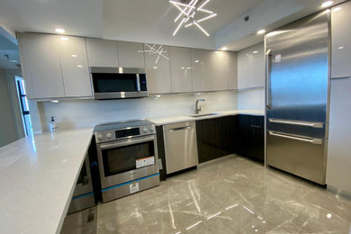 Example of a kitchen design in Miami