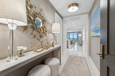 Transitional home design photo in Tampa