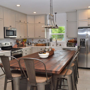 Modern Farmhouse Family Kitchen. Haas Signature Collection