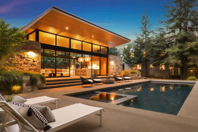 Inspiration for a modern home design remodel in Sacramento