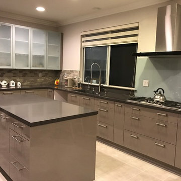 Luxury contemporary kitchen