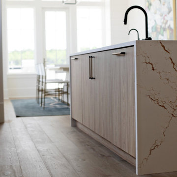 Milano - Olmo Miele-Kitchen + Milano - Bright White Ultra Matte-Butlers Pantry