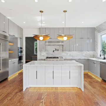 Vienna, Virginia- 1009 Westwood Rive