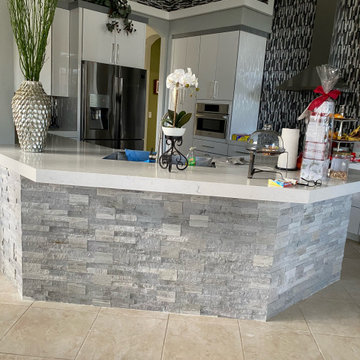 White Frameless Kitchen - Stuart