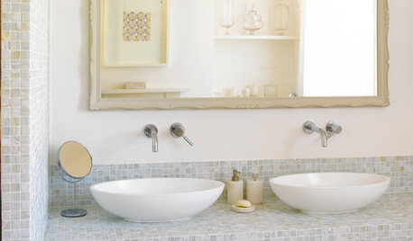 10 Bathrooms with Stylish Countertop Basins