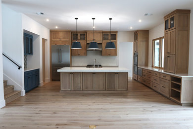 Kitchen - kitchen idea in Austin