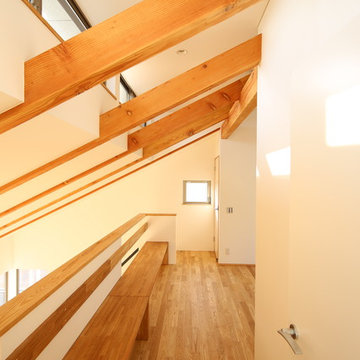 T邸-屋根窓の家