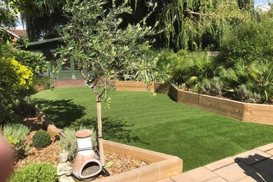 Design ideas for a contemporary garden in Berkshire.