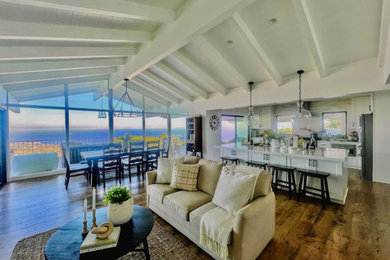 Inspiration for a scandinavian home design remodel in Los Angeles