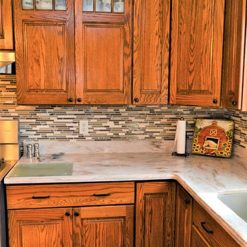North Liberty, IN. Haas Signature Collection. Country Style Oak Kitchen