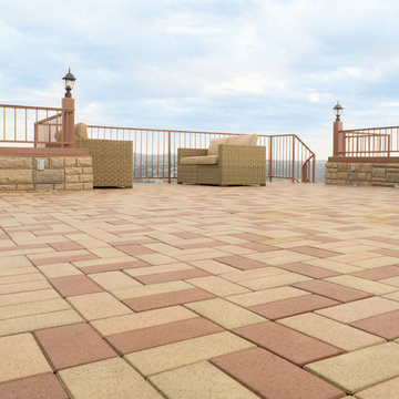 Lake Austin Rooftop Deck (Azek Pavers)