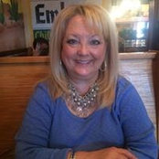 Donna Hills foto