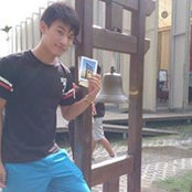 Yong Hui Li's photo