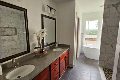 Inspiration for a bathroom remodel in Hawaii