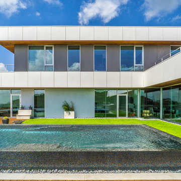 West Lake Hills Infinity Edge Pool