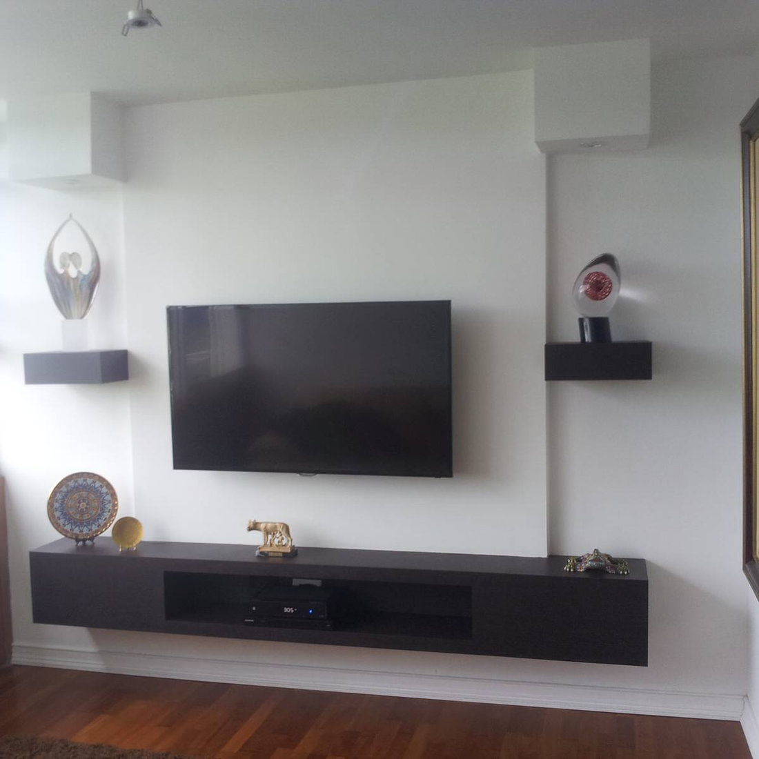 MODERN ENTERTAINMENT CENTER