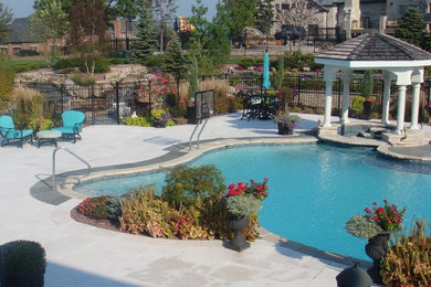 Design ideas for a mediterranean landscaping in Chicago.