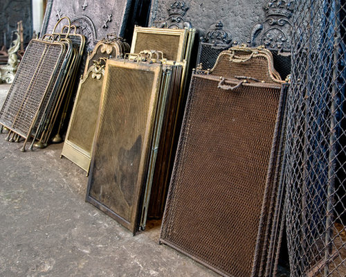 - Antique fireplace screens by Charles Nijman We always have 50+ antique and vintage fireplace screens and fenders in stock that can be ordered on line. See our current stock at https://www.firebacks.net/fireplace-screens.html. We deliver